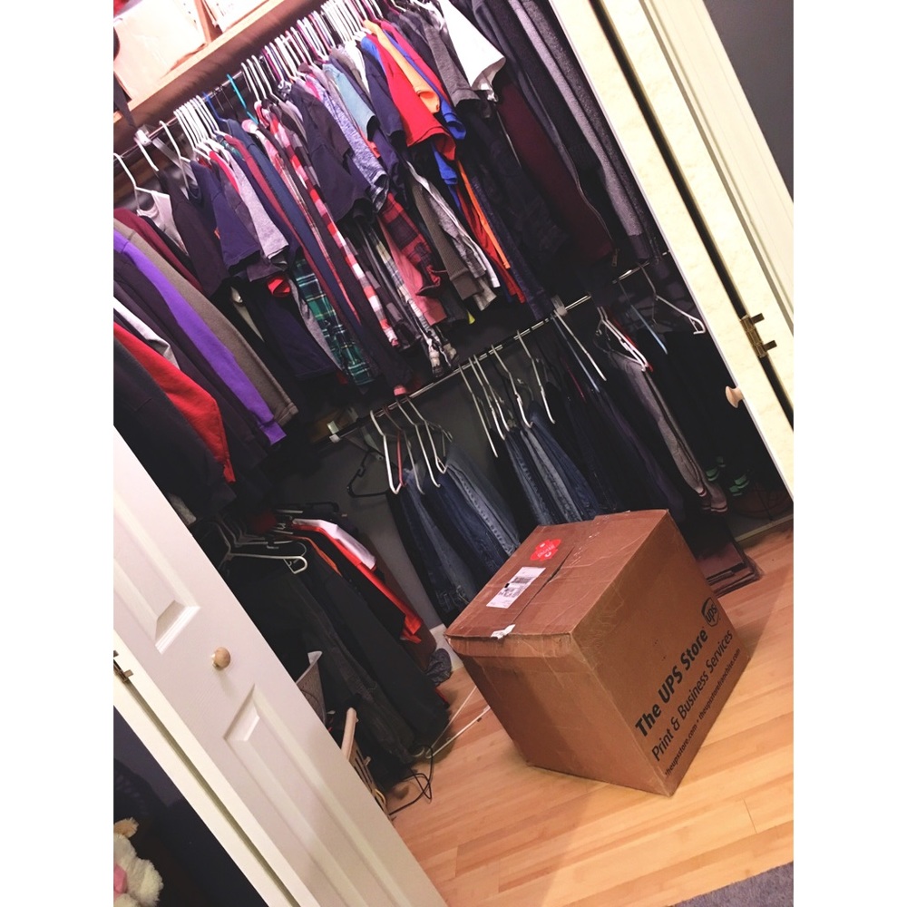 $300 VALUE CLOSET CLEAR OUT BOX!!! 10+ ITEMS